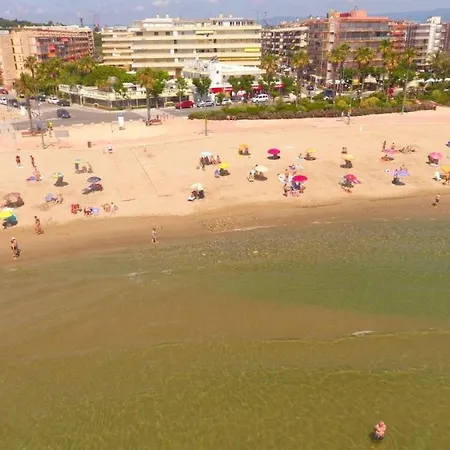 Sun And Lovers 12019 La Pineda